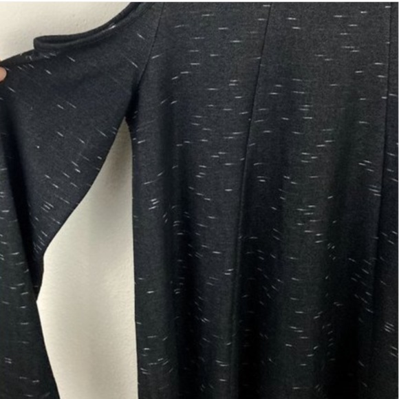 BCBGeneration Black Heathered Cold Shoulder Long Sleeve Dress Size M NWOT - Picture 4 of 4